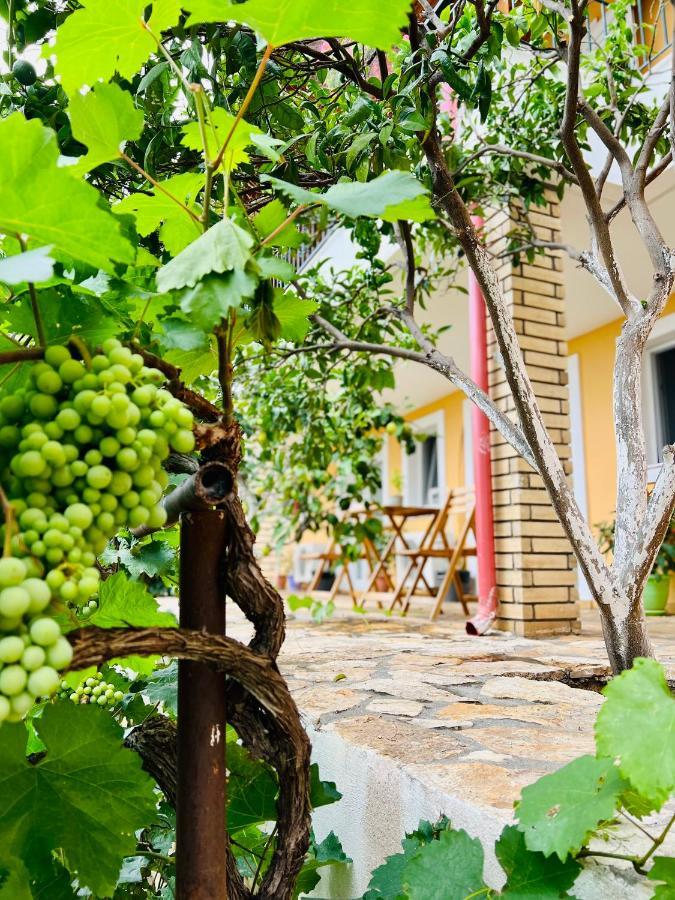 Tzavelitiko Home Himarë Eksteriør billede
